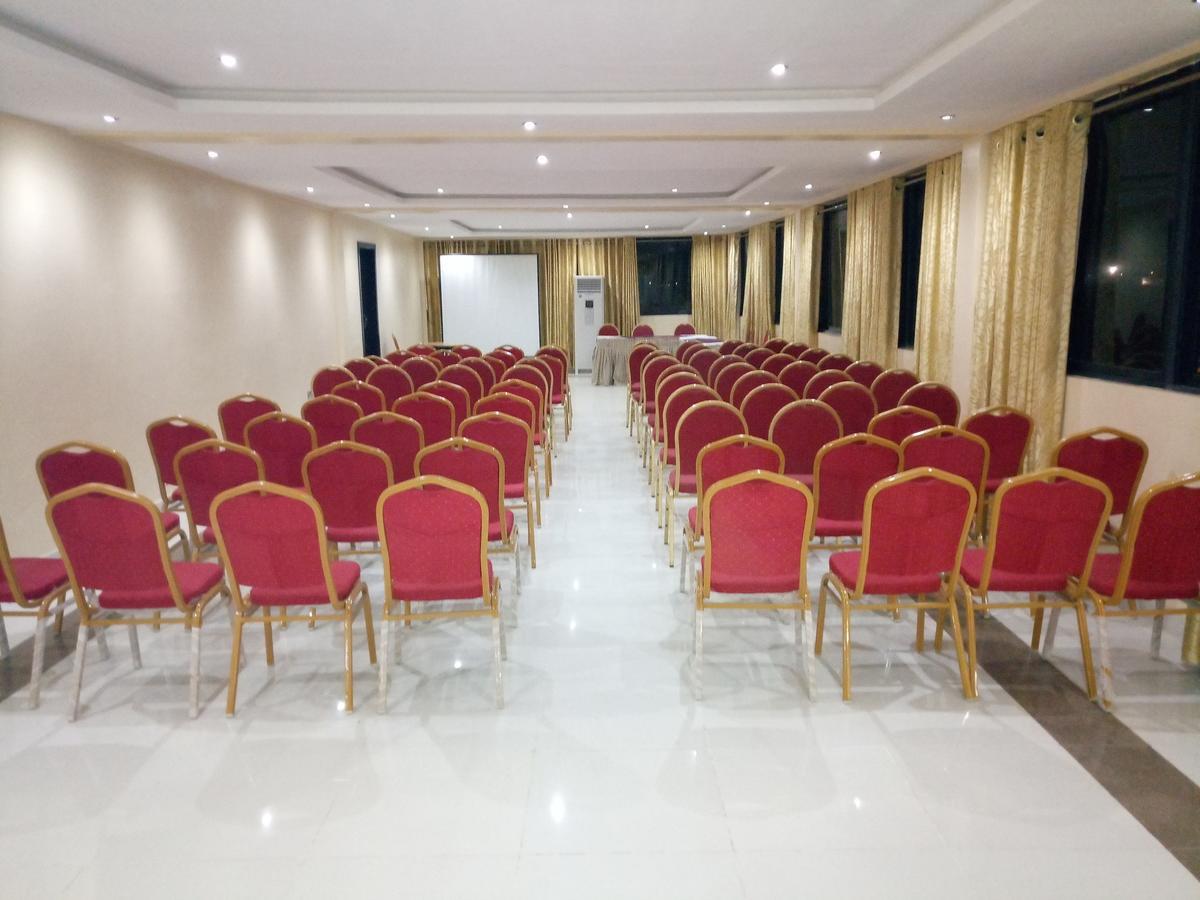 Citilodge Hotel & Conference Centre Newly Renovated Абуджа Екстер'єр фото